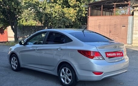 Hyundai Solaris II рестайлинг, 2011 год, 870 000 рублей, 6 фотография