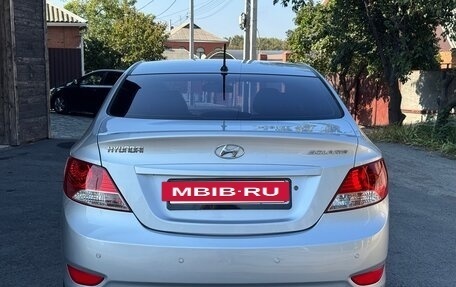 Hyundai Solaris II рестайлинг, 2011 год, 870 000 рублей, 12 фотография