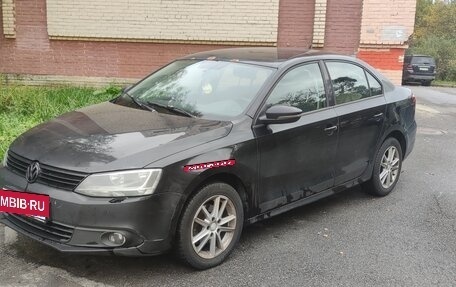 Volkswagen Jetta VI, 2013 год, 600 000 рублей, 2 фотография