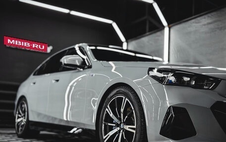 BMW 5 серия, 2023 год, 7 400 000 рублей, 2 фотография