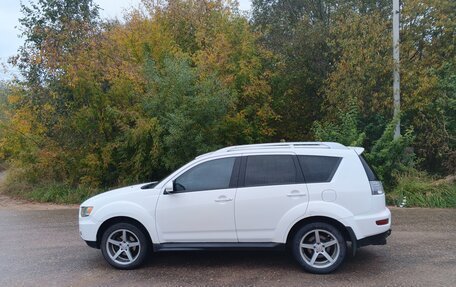 Mitsubishi Outlander III рестайлинг 3, 2010 год, 850 000 рублей, 1 фотография