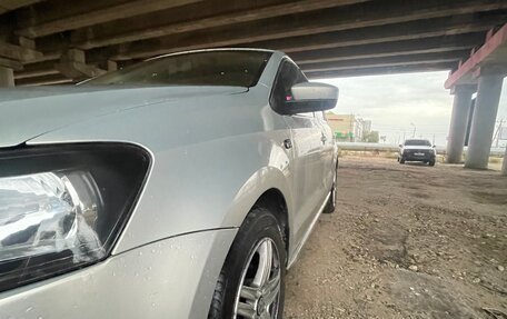 Volkswagen Polo VI (EU Market), 2011 год, 640 000 рублей, 2 фотография