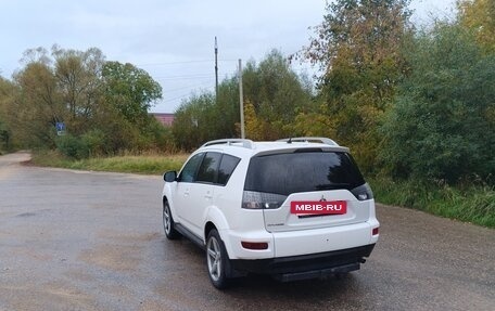 Mitsubishi Outlander III рестайлинг 3, 2010 год, 850 000 рублей, 2 фотография