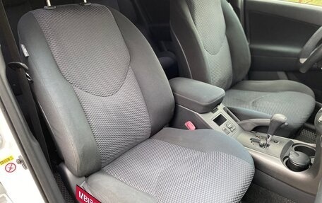 Toyota RAV4, 2011 год, 1 395 000 рублей, 30 фотография