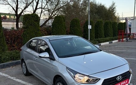 Hyundai Solaris II рестайлинг, 2018 год, 1 200 000 рублей, 4 фотография