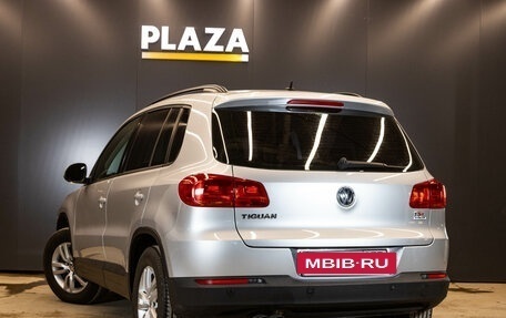 Volkswagen Tiguan I, 2015 год, 1 349 000 рублей, 4 фотография
