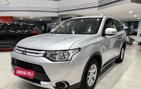 Mitsubishi Outlander III рестайлинг 3, 2014 год, 1 590 000 рублей, 1 фотография