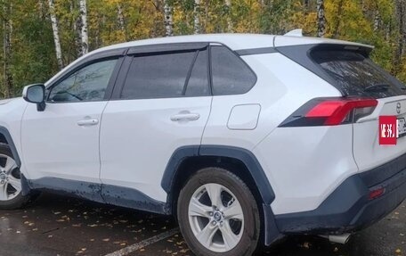 Toyota RAV4, 2025 год, 3 600 000 рублей, 5 фотография