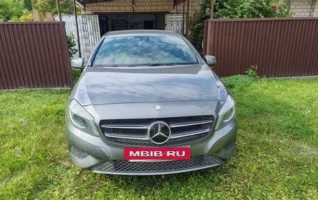 Mercedes-Benz A-Класс, 2013 год, 1 550 000 рублей, 2 фотография