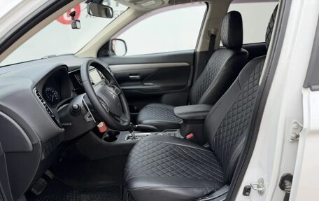 Mitsubishi Outlander III рестайлинг 3, 2013 год, 1 420 000 рублей, 10 фотография