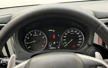 Mitsubishi Outlander III рестайлинг 3, 2013 год, 1 420 000 рублей, 13 фотография