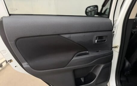 Mitsubishi Outlander III рестайлинг 3, 2013 год, 1 420 000 рублей, 24 фотография