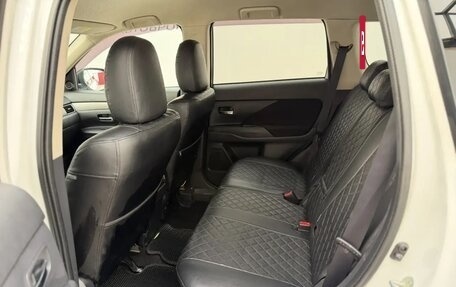 Mitsubishi Outlander III рестайлинг 3, 2013 год, 1 420 000 рублей, 25 фотография