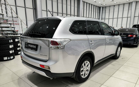 Mitsubishi Outlander III рестайлинг 3, 2014 год, 1 590 000 рублей, 6 фотография