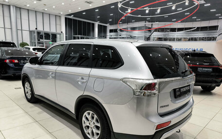 Mitsubishi Outlander III рестайлинг 3, 2014 год, 1 590 000 рублей, 8 фотография