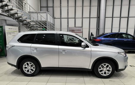 Mitsubishi Outlander III рестайлинг 3, 2014 год, 1 590 000 рублей, 5 фотография