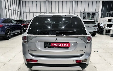 Mitsubishi Outlander III рестайлинг 3, 2014 год, 1 590 000 рублей, 7 фотография