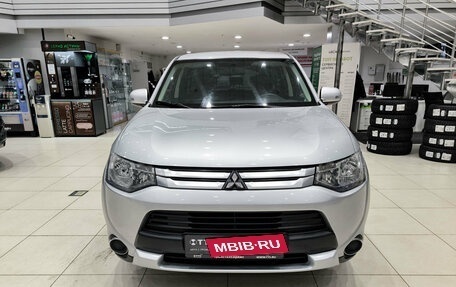 Mitsubishi Outlander III рестайлинг 3, 2014 год, 1 590 000 рублей, 2 фотография