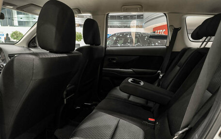 Mitsubishi Outlander III рестайлинг 3, 2014 год, 1 590 000 рублей, 15 фотография