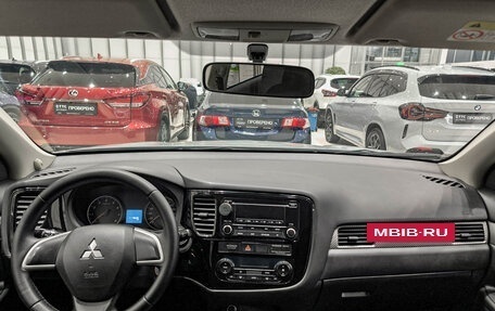 Mitsubishi Outlander III рестайлинг 3, 2014 год, 1 590 000 рублей, 17 фотография