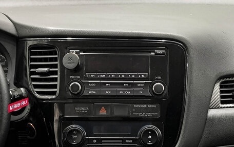 Mitsubishi Outlander III рестайлинг 3, 2014 год, 1 590 000 рублей, 18 фотография