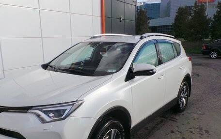 Toyota RAV4, 2017 год, 1 950 000 рублей, 2 фотография