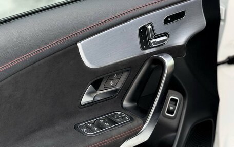 Mercedes-Benz CLA, 2020 год, 2 990 000 рублей, 21 фотография