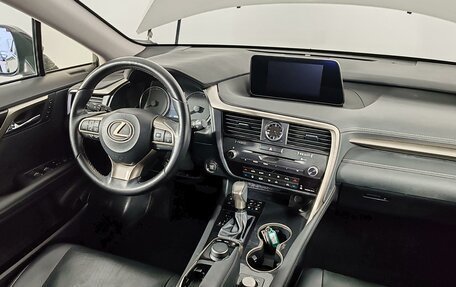 Lexus RX IV рестайлинг, 2018 год, 4 290 000 рублей, 20 фотография