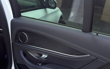 Mercedes-Benz E-Класс, 2019 год, 3 700 000 рублей, 10 фотография