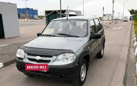 Chevrolet Niva I рестайлинг, 2010 год, 300 000 рублей, 3 фотография