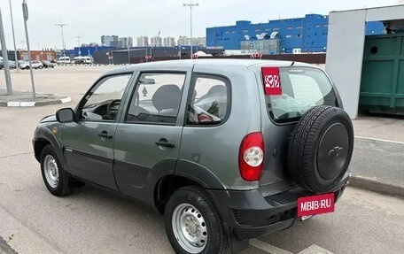 Chevrolet Niva I рестайлинг, 2010 год, 300 000 рублей, 7 фотография