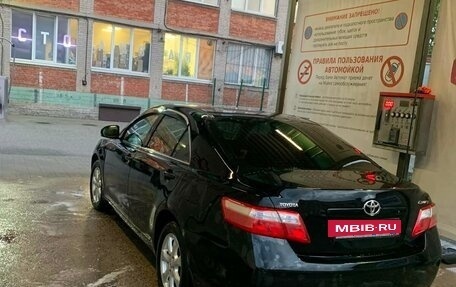Toyota Camry, 2011 год, 900 000 рублей, 3 фотография