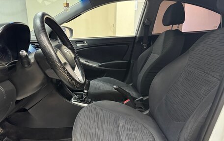 Hyundai Solaris II рестайлинг, 2014 год, 650 000 рублей, 16 фотография