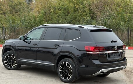 Volkswagen Teramont I, 2018 год, 3 150 000 рублей, 3 фотография