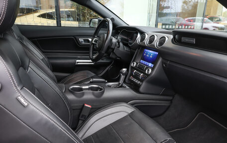 Ford Mustang VI рестайлинг, 2022 год, 3 750 000 рублей, 10 фотография