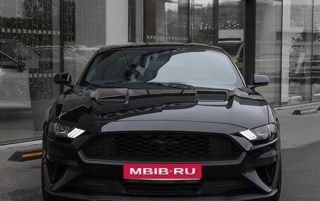 Ford Mustang VI рестайлинг, 2022 год, 3 750 000 рублей, 2 фотография