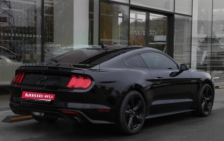 Ford Mustang VI рестайлинг, 2022 год, 3 750 000 рублей, 5 фотография