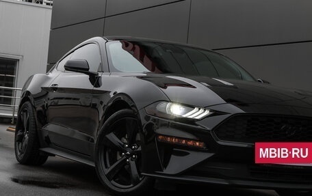 Ford Mustang VI рестайлинг, 2022 год, 3 750 000 рублей, 24 фотография