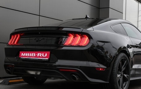 Ford Mustang VI рестайлинг, 2022 год, 3 750 000 рублей, 26 фотография