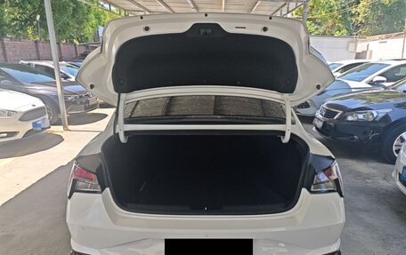 Hyundai Elantra, 2022 год, 1 264 000 рублей, 18 фотография