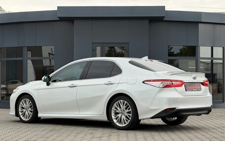 Toyota Camry, 2019 год, 2 830 000 рублей, 6 фотография