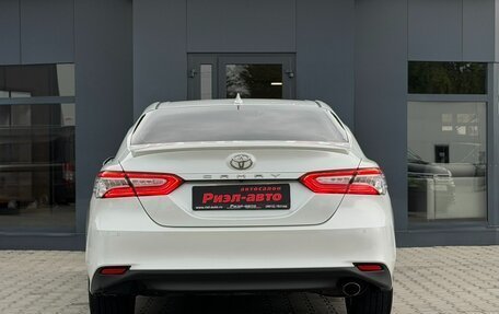 Toyota Camry, 2019 год, 2 830 000 рублей, 5 фотография