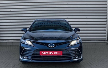 Toyota Camry, 2023 год, 3 550 000 рублей, 2 фотография
