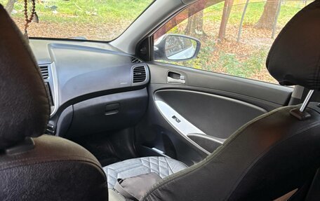 Hyundai Solaris II рестайлинг, 2013 год, 900 000 рублей, 9 фотография