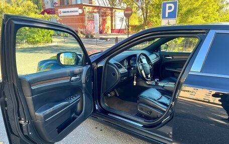 Chrysler 300C II, 2012 год, 1 650 000 рублей, 13 фотография