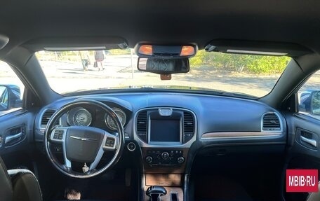 Chrysler 300C II, 2012 год, 1 650 000 рублей, 11 фотография