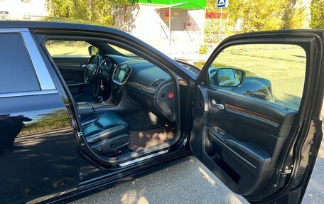 Chrysler 300C II, 2012 год, 1 650 000 рублей, 15 фотография