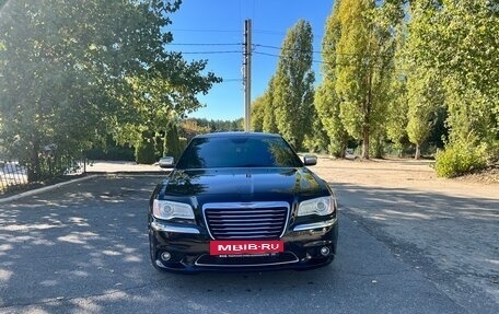 Chrysler 300C II, 2012 год, 1 650 000 рублей, 18 фотография