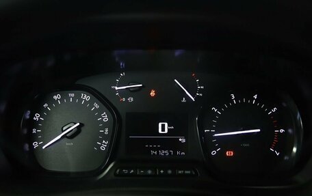 Peugeot Traveller I, 2020 год, 2 590 000 рублей, 17 фотография