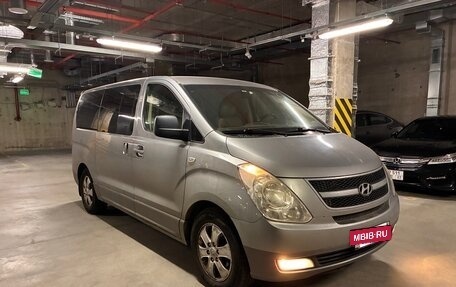 Hyundai Grand Starex Grand Starex I рестайлинг 2, 2011 год, 1 000 000 рублей, 3 фотография